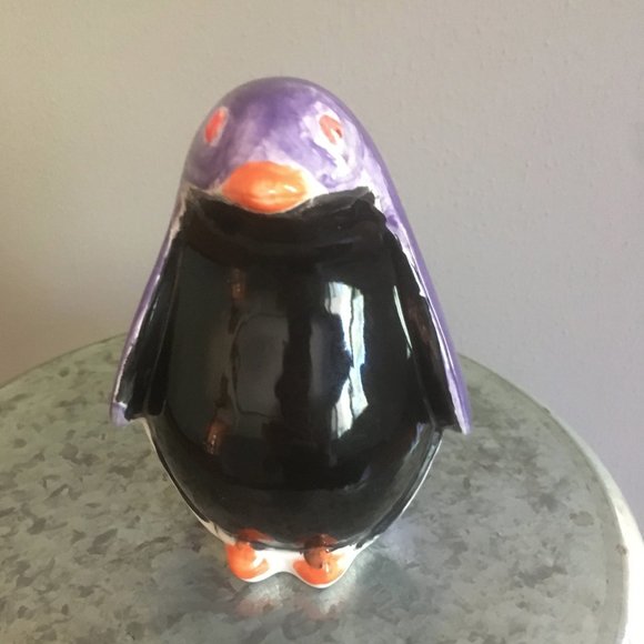 Ceramic Hand Painted Penguin. Signed - Picture 2 of 8